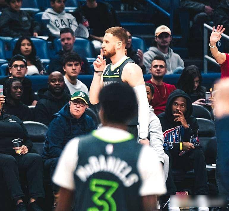 关于北京首钢围绕欧篮联调整名单明尼苏达森林狼回应争议备战CBA季后赛，这操作让人直呼：莱比锡豪取连胜备战意大利杯的信息