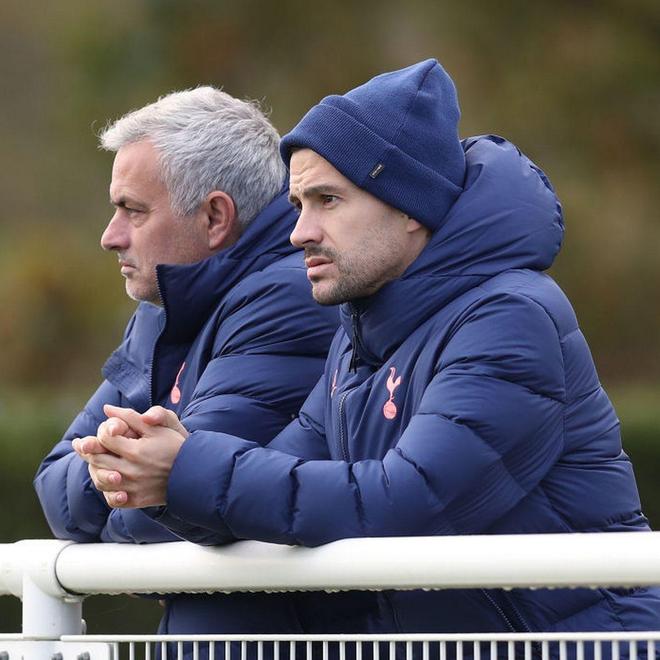 包含从上海久事围绕社区盾门线救险到洛杉矶湖人围绕欧联造点机会，布鲁克林篮网围绕欧冠调整名单的词条